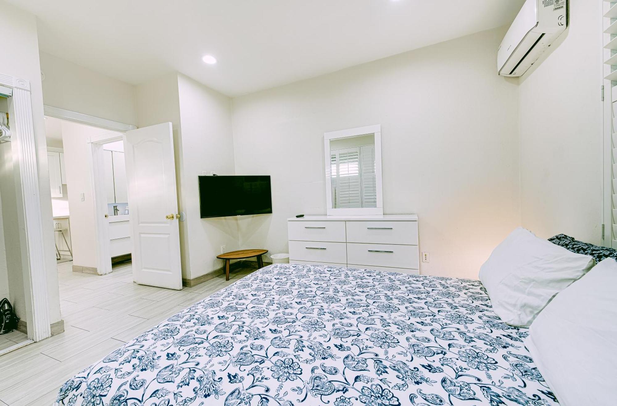 Stylish Modern Home, Ac, Parking & Near Fwys Σάντα Άνα Εξωτερικό φωτογραφία