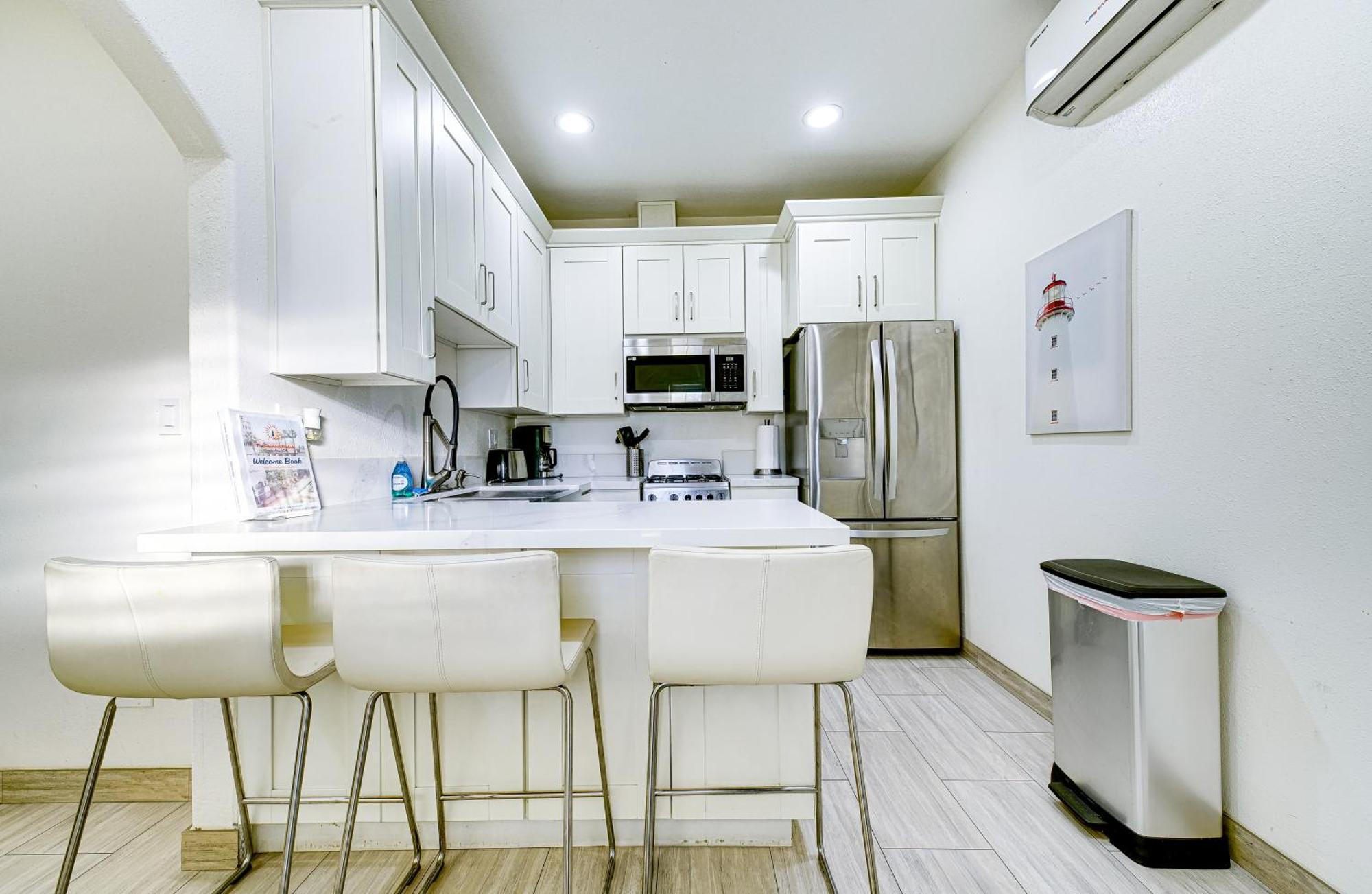 Stylish Modern Home, Ac, Parking & Near Fwys Σάντα Άνα Εξωτερικό φωτογραφία