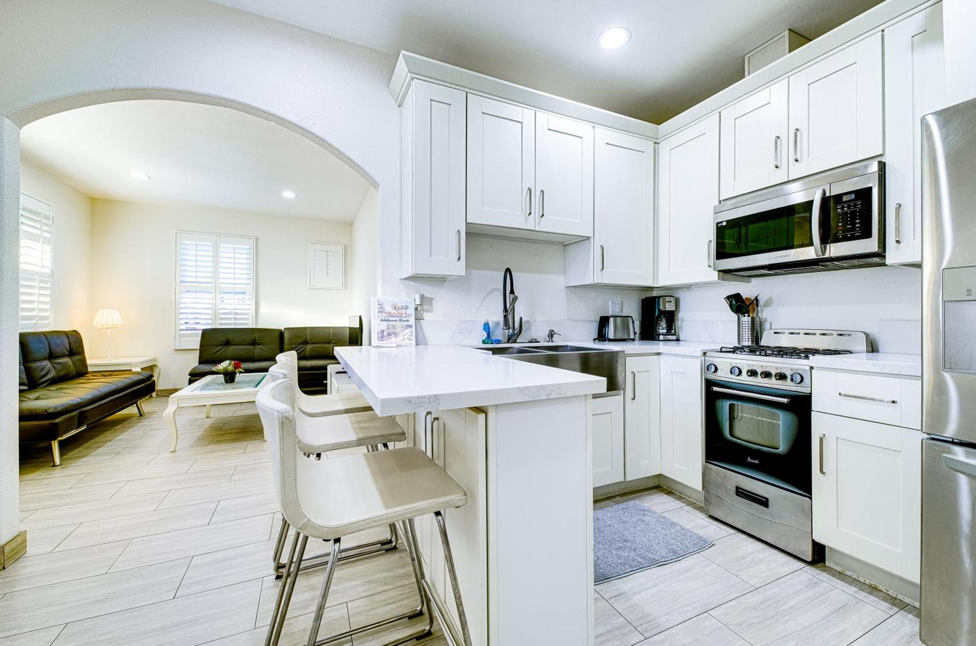 Stylish Modern Home, Ac, Parking & Near Fwys Σάντα Άνα Εξωτερικό φωτογραφία