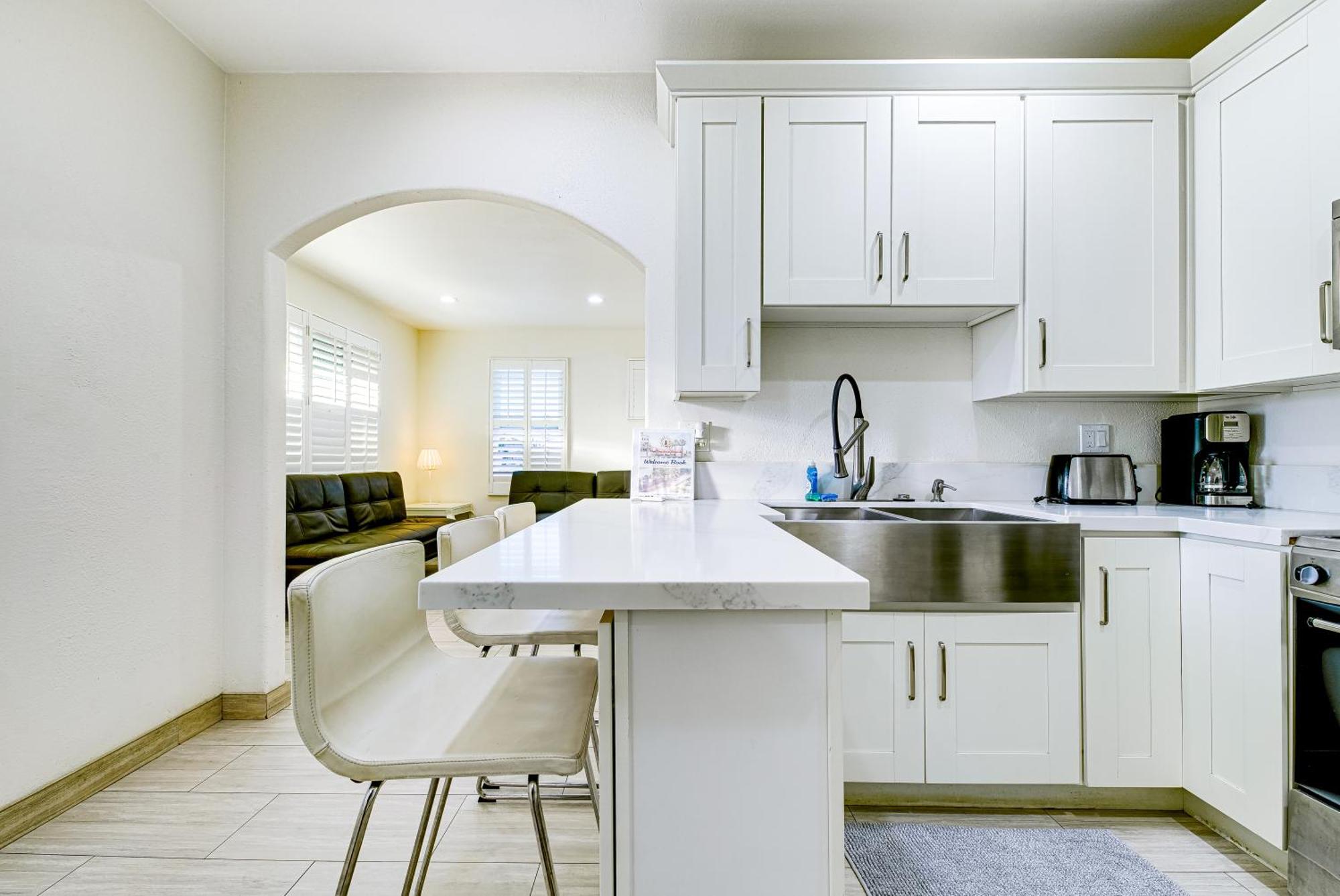 Stylish Modern Home, Ac, Parking & Near Fwys Σάντα Άνα Εξωτερικό φωτογραφία