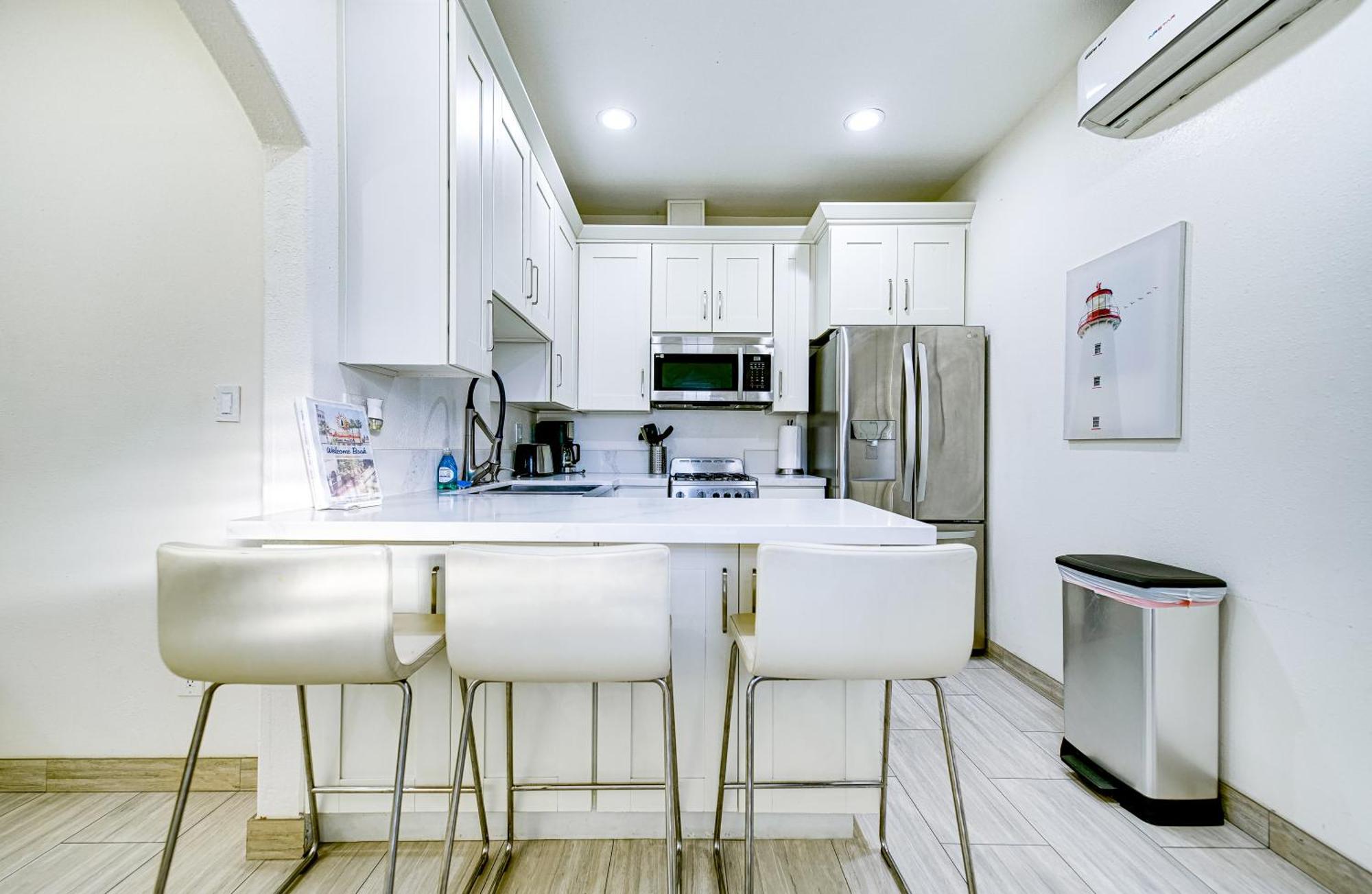 Stylish Modern Home, Ac, Parking & Near Fwys Σάντα Άνα Εξωτερικό φωτογραφία